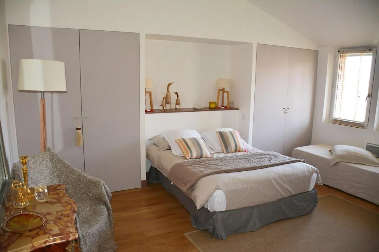 La Bastide Rouge Bed & Breakfast Saint-Geniès-Bellevue 0*,  Fransa